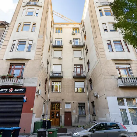 Myelegance Downtown Free Parking